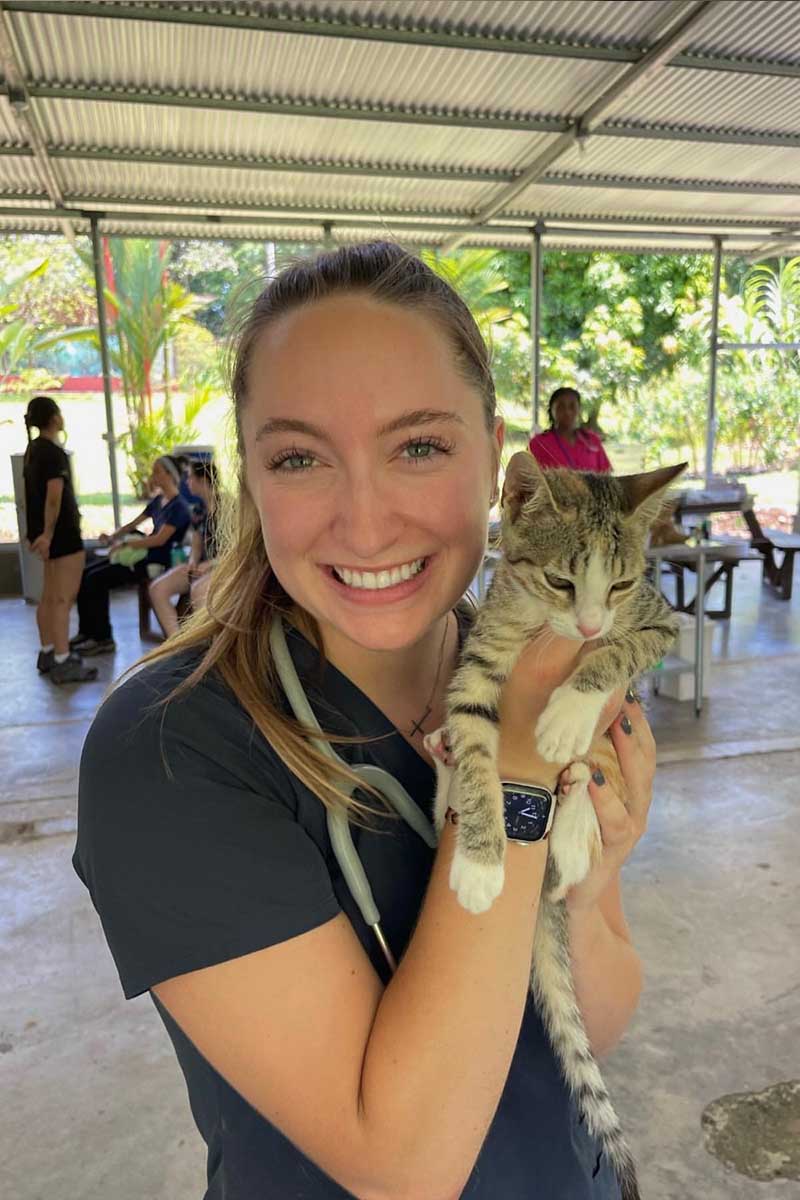 Saige Grundman spent 10 days in Costa Rica gaining hands-on experience in veterinary medicine.